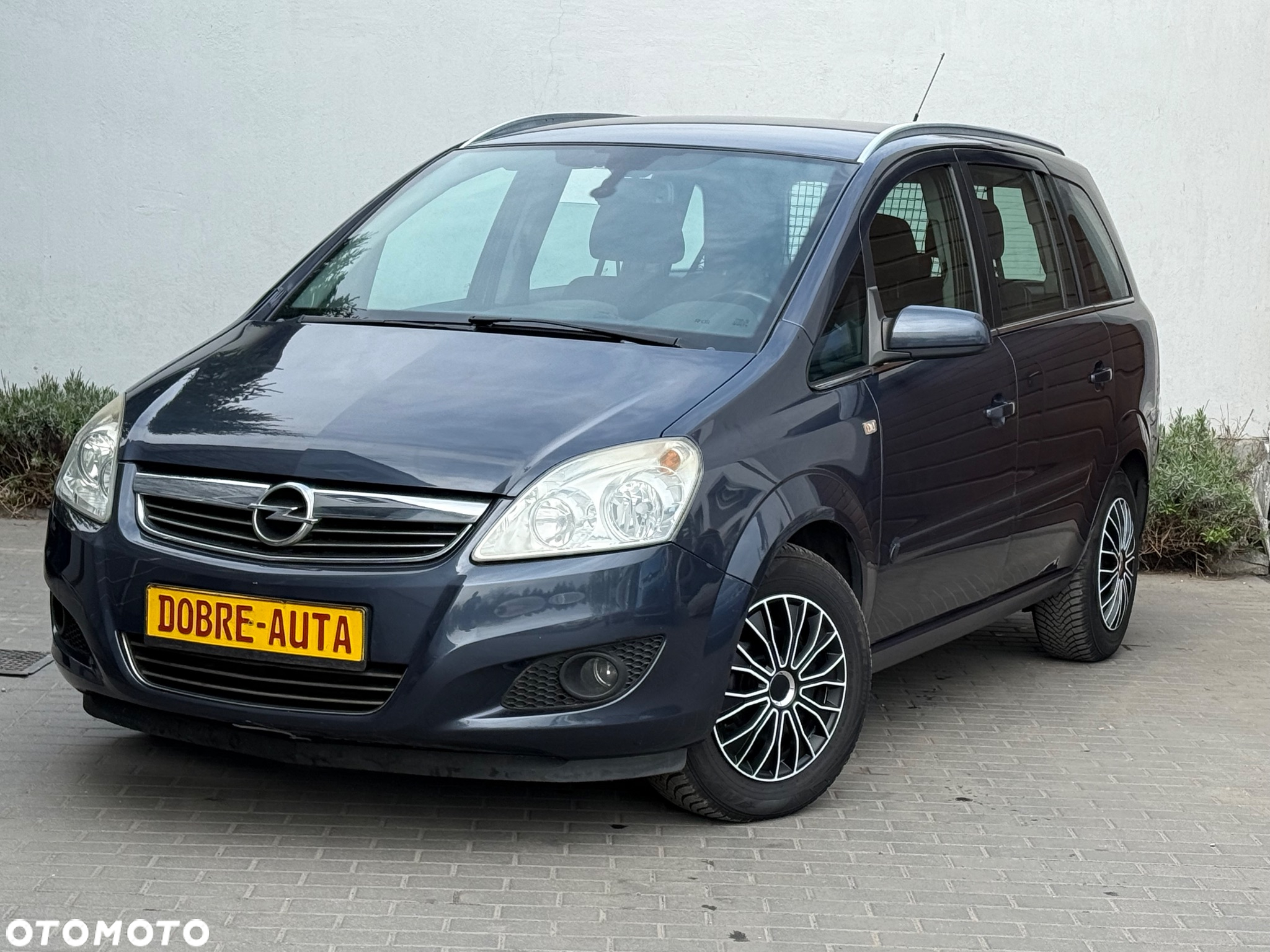Opel Zafira 1.6 Cosmo - 21