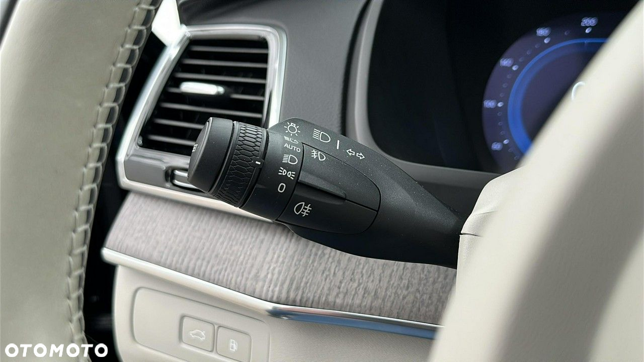 Volvo XC 90 T8 AWD Plug-In Hybrid Ultimate Dark 7os - 25