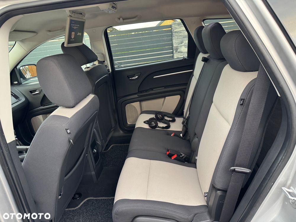 Dodge Journey - 32
