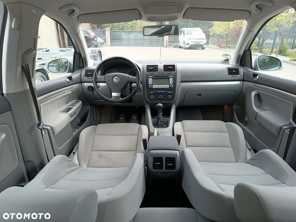 Volkswagen Golf 1.6 FSI United - 21