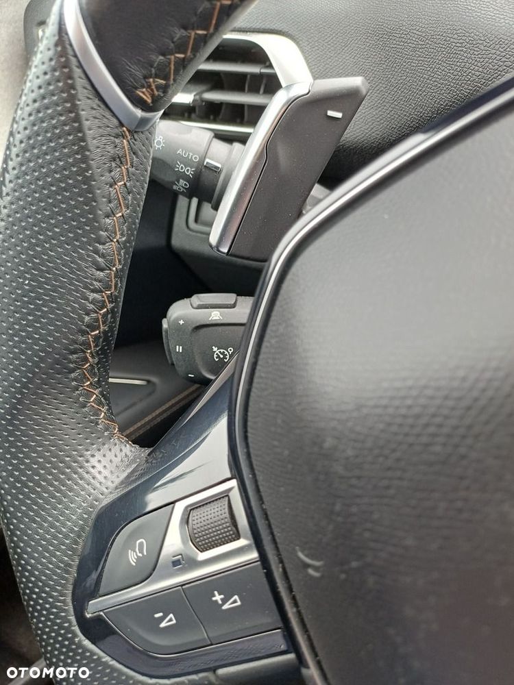 Peugeot 3008 1.6 PureTech GT S&S EAT8 - 28