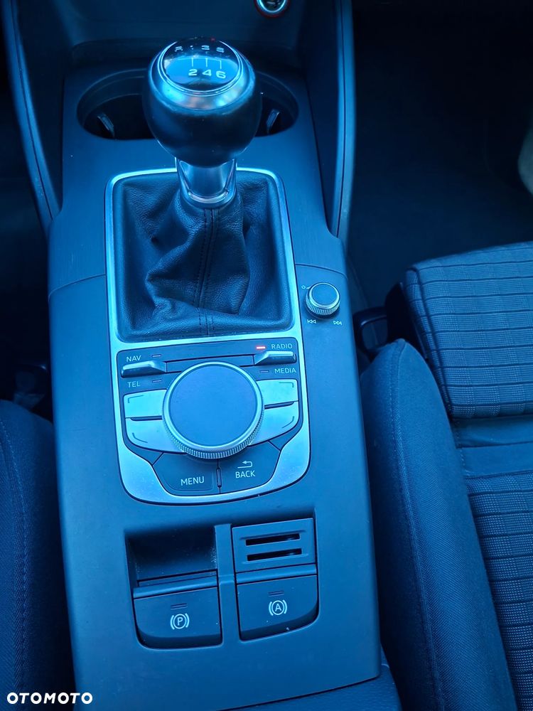 Audi A3 Sportback 2.0 TDI (clean diesel) quattro Attraction - 15