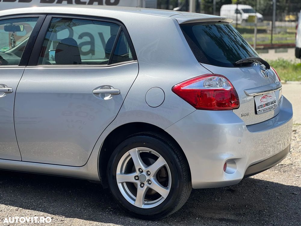 Toyota Auris 2.0 D-4D DPF Sol - 4