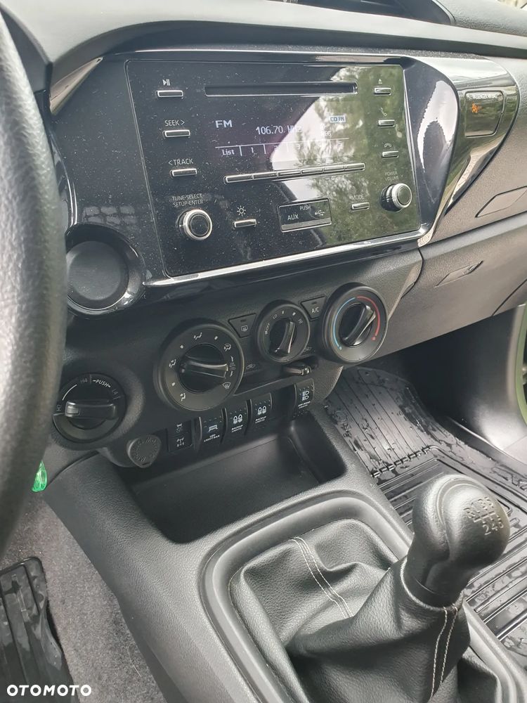 Toyota Hilux 2.4 D-4D Single Cab DLX 4x4 - 15