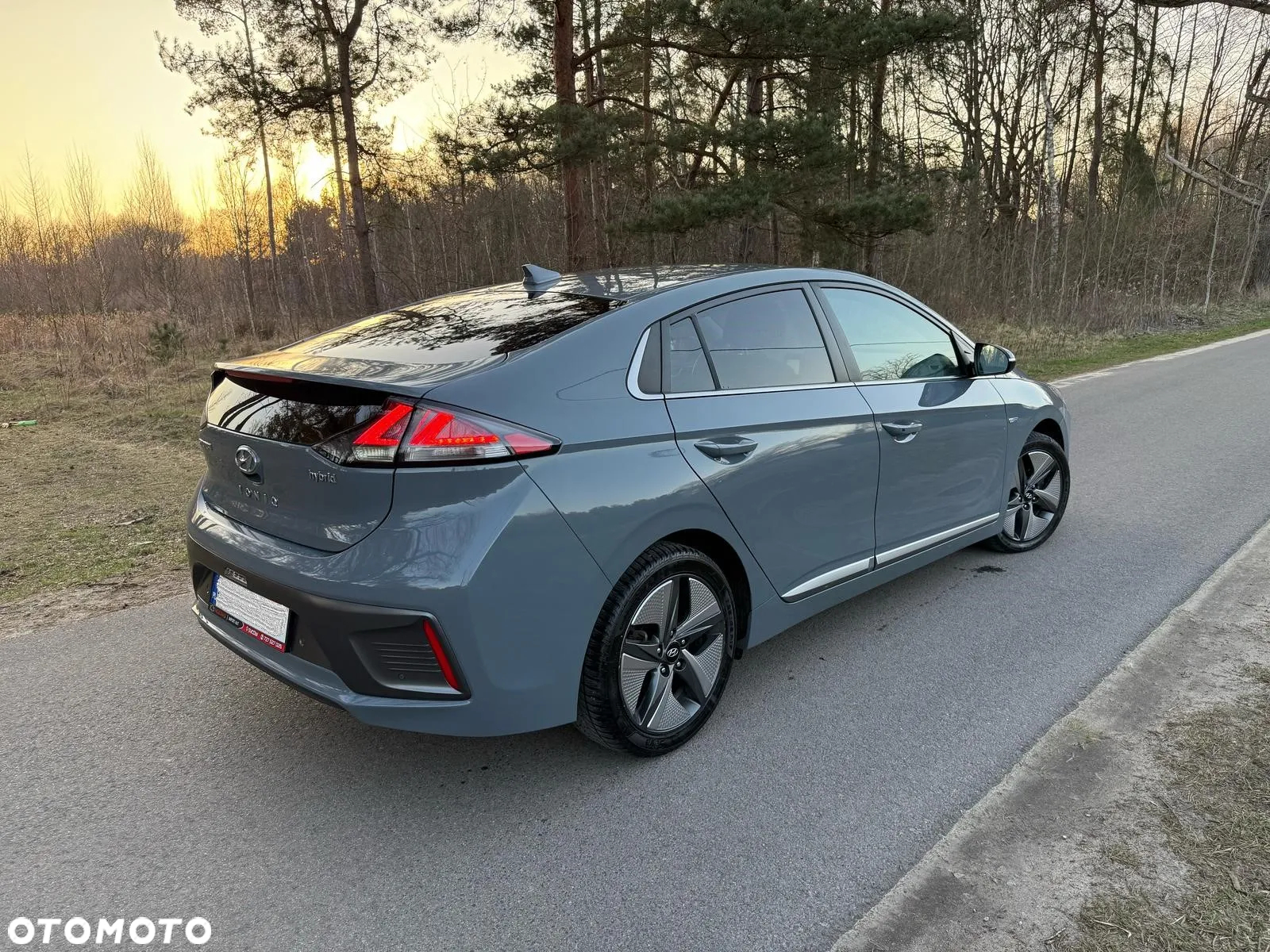 Hyundai IONIQ hybrid Business - 9
