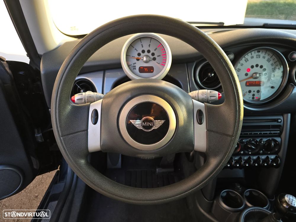 MINI 3 Portas One 1.4 D - 12
