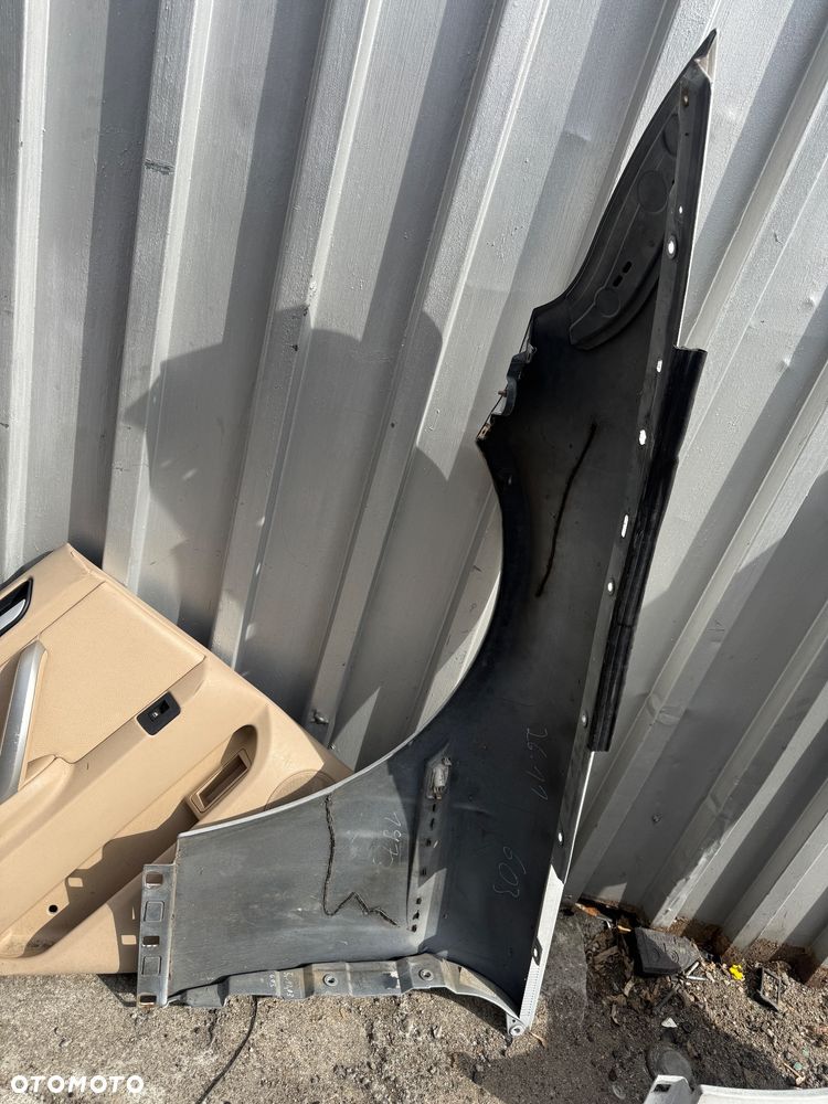 Błotnik prawy e63 e64 oryginalny plastikowy - 2
