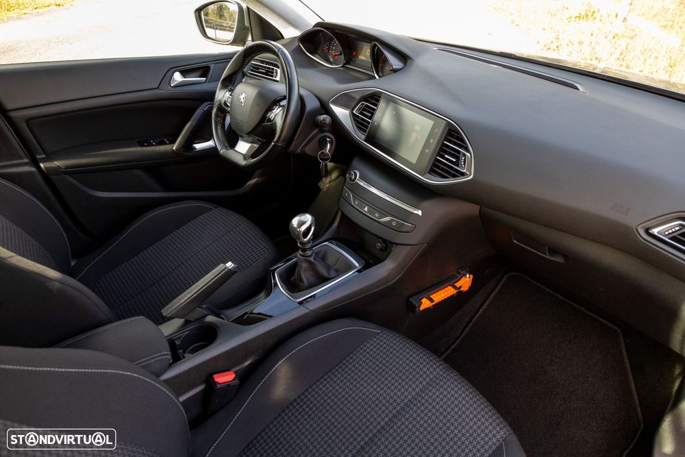 Peugeot 308 1.5 BlueHDi Business Line - 52