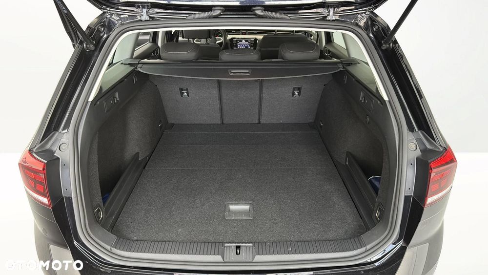 Volkswagen Passat 2.0 TDI EVO Business DSG - 18
