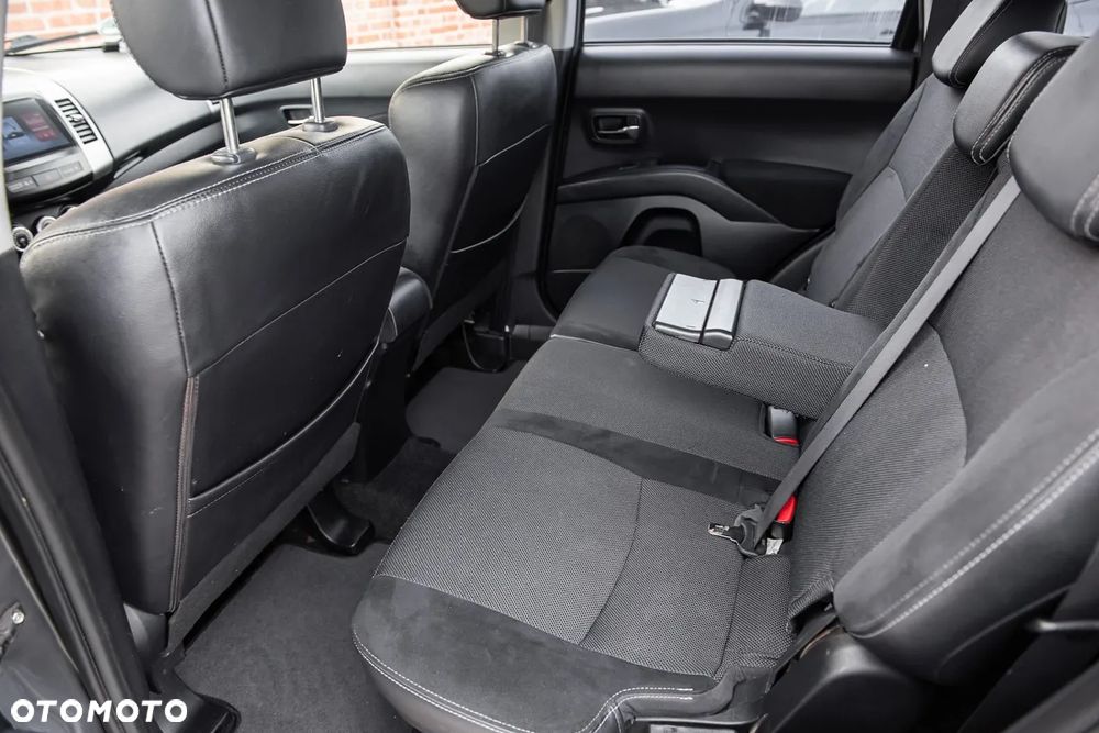 Citroën C-Crosser 2.2 HDi Exclusive - 25