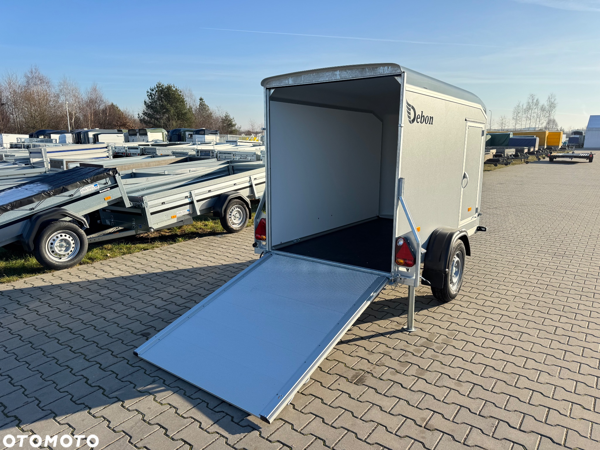 Debon C255 PPL | drzwi boczne / 255 x 125 cm / 1300kg DMC - 7