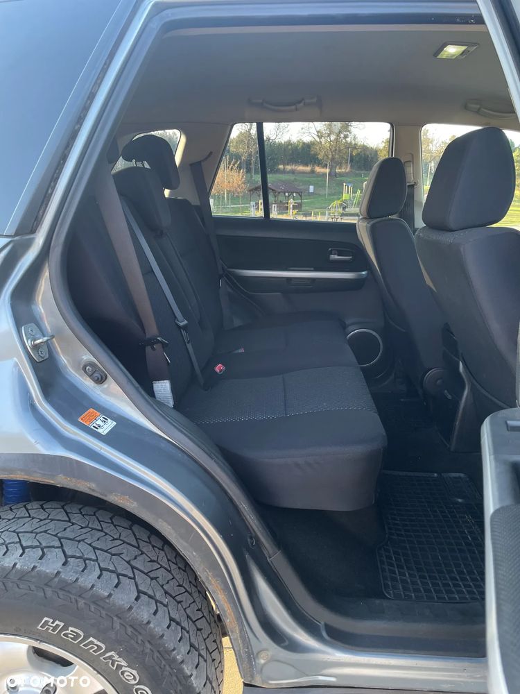 Suzuki Grand Vitara 2.0 - 6