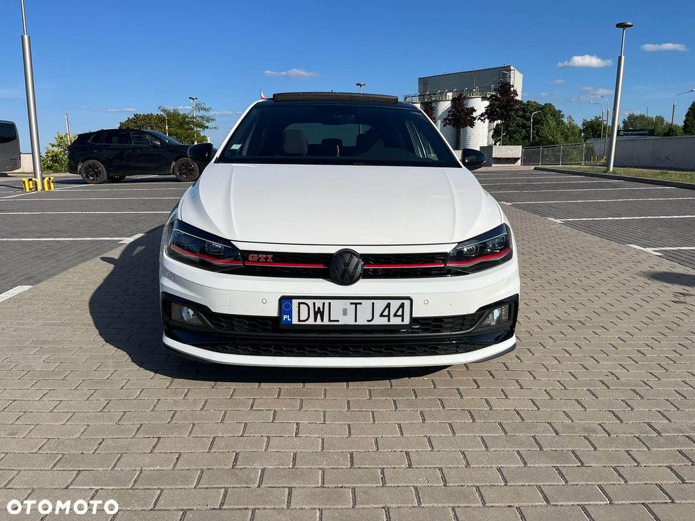 Volkswagen Polo - 2