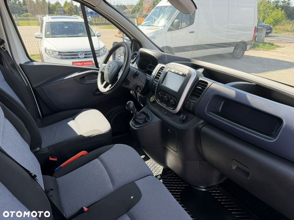 Opel Vivaro - 11