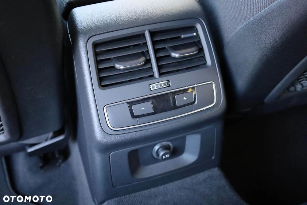 Audi A4 Avant 40 TDI S tronic - 37