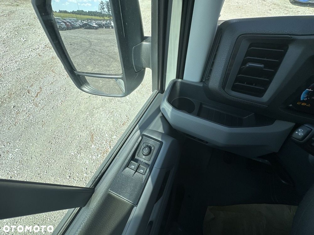 Volkswagen Crafter 35 Furgon, 2,0 TDI SCR 177KM,  6-bieg man., r.o: 4490 mm - 24