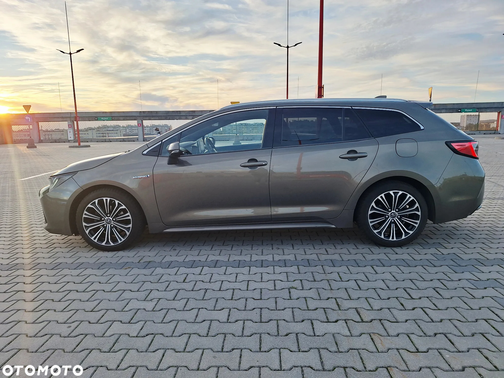Toyota Corolla 1.8 Hybrid Comfort - 6