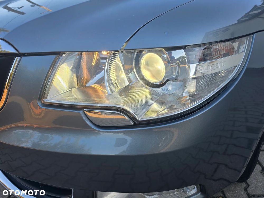 Skoda Superb 2.0 TDI Elegance DSG - 32