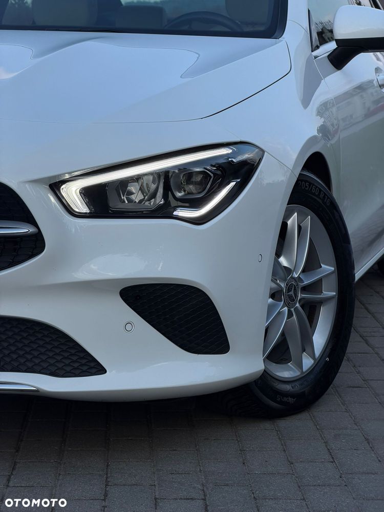 Mercedes-Benz CLA 180 Progressive 7G-DCT - 6