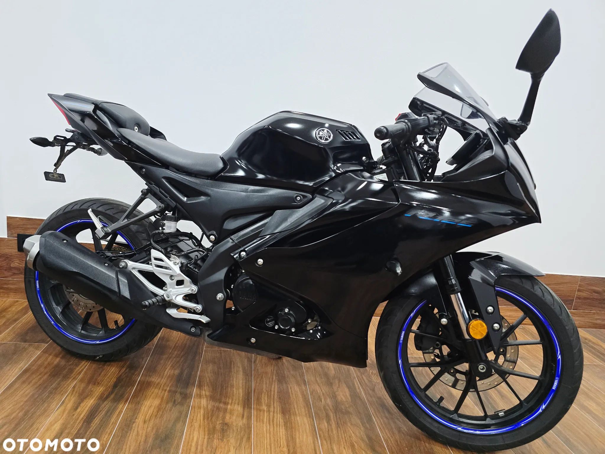 Yamaha YZF - 32