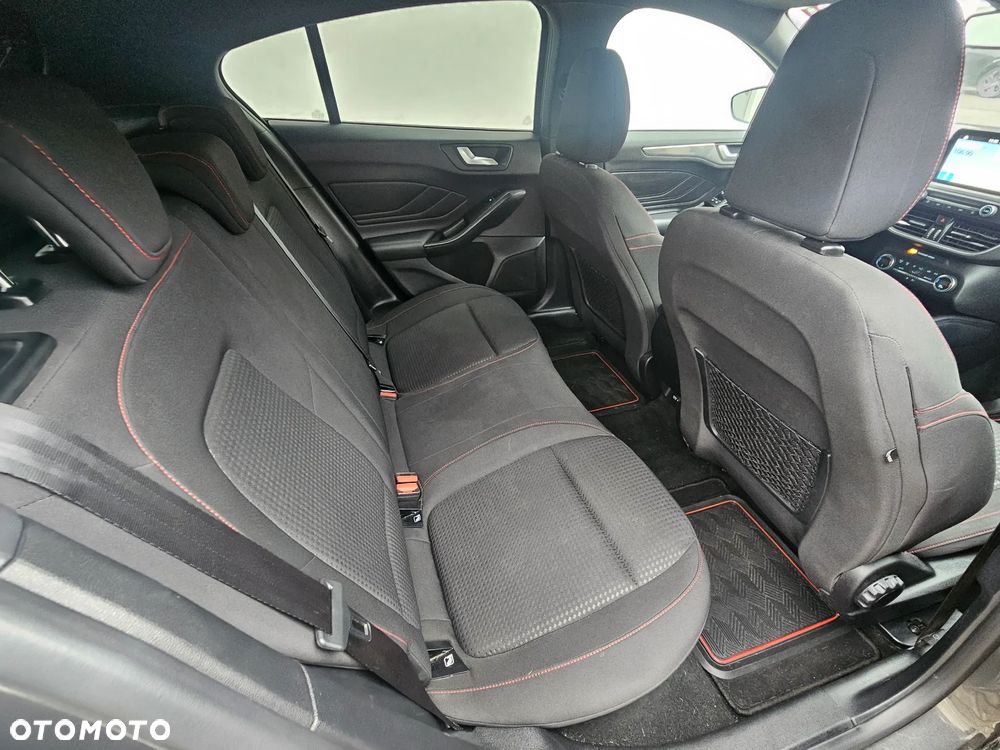 Ford Focus 1.5 TDCi DPF Start-Stopp-System ST-Line - 28