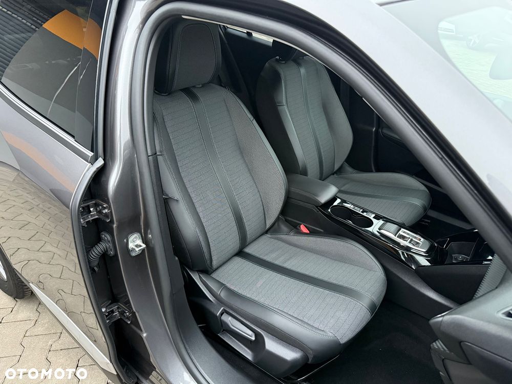 Peugeot 2008 1.2 PureTech Allure S&S EAT8 - 32