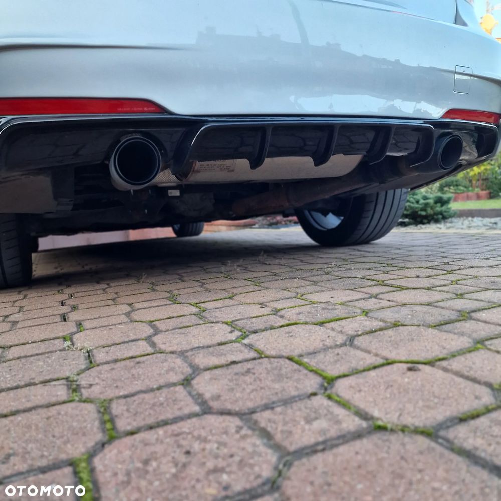 BMW Seria 3 330i xDrive M Sport - 36