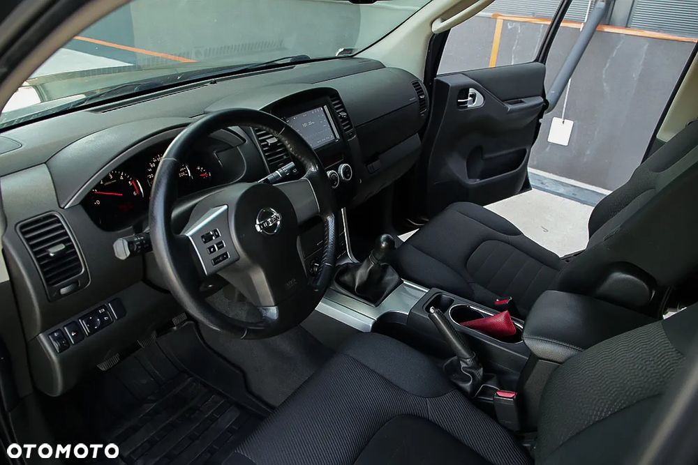 Nissan Pathfinder 2.5 D LE EU5 - 21