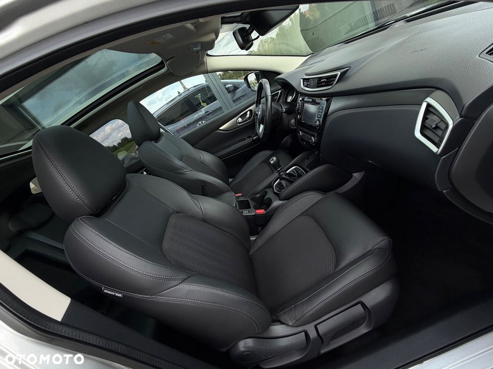 Nissan Qashqai 1.6 DIG-T Tekna+ - 26