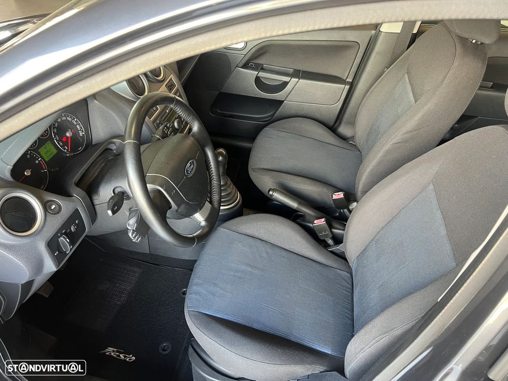 Ford Fiesta 1.25 Ghia - 5