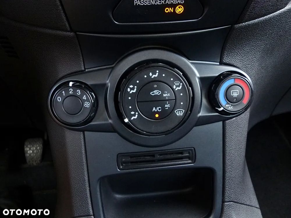Ford Fiesta 1.25 Titanium EU5 - 33