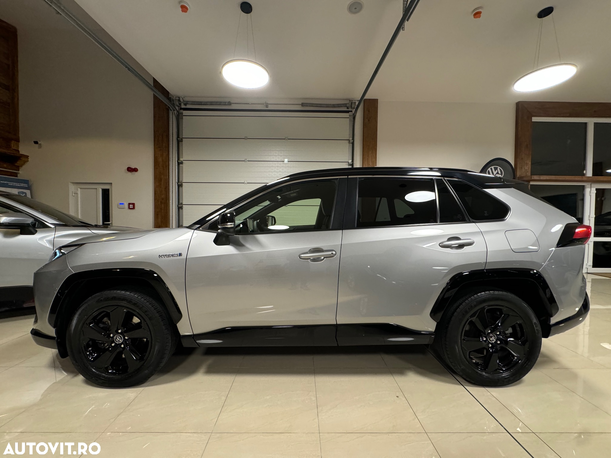 Toyota RAV4 2.5 4x4 Hybrid Team Deutschland - 6