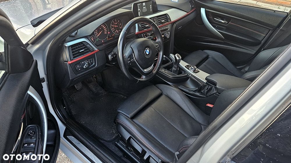 BMW Seria 3 318d Blue Performance Sport Line - 12