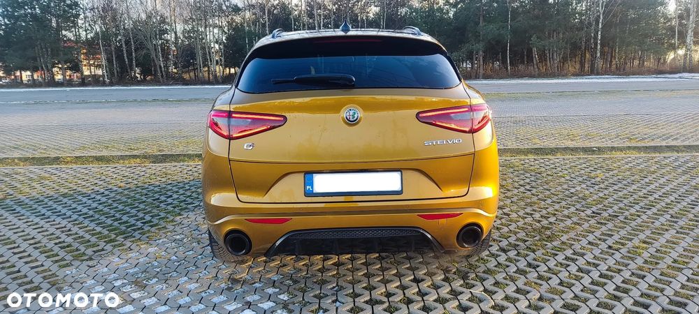 Alfa Romeo Stelvio 2.0 Turbo 16V AT8-Q4 Veloce Ti - 5