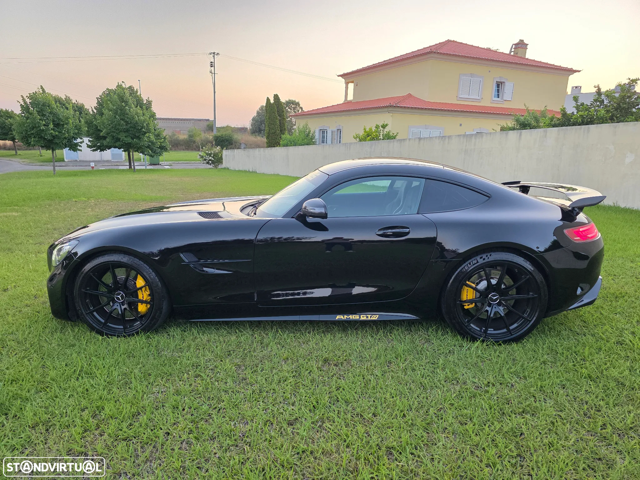 Mercedes-Benz AMG GT R - 35