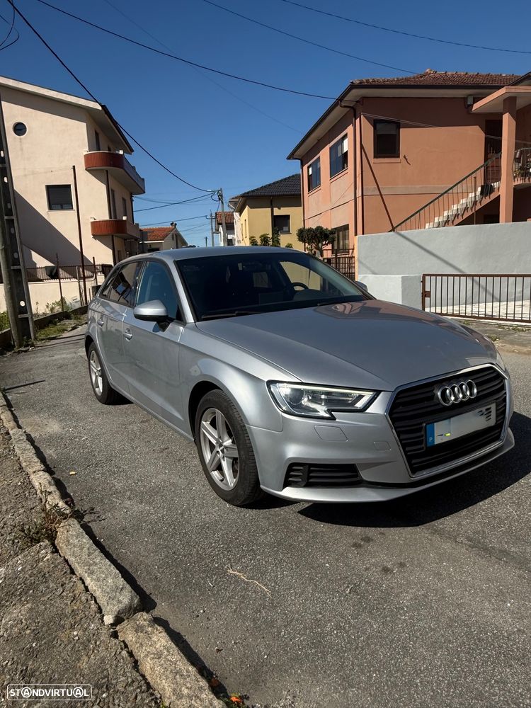 Audi A3 Sportback 1.6 TDI S tronic design - 1