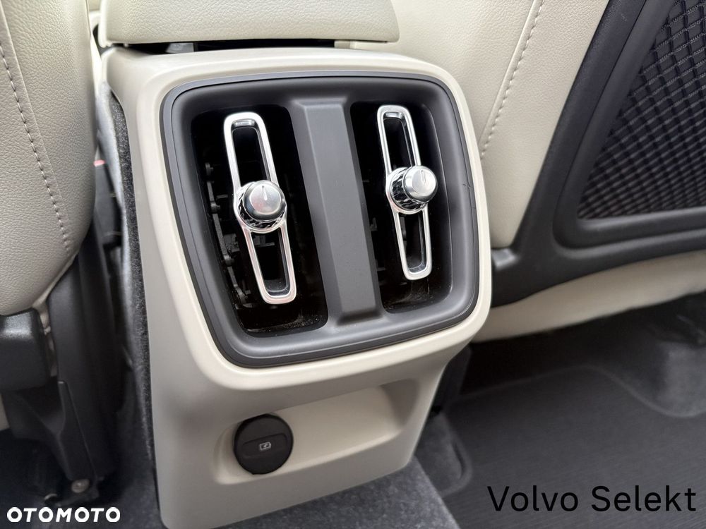 Volvo XC 40 - 24