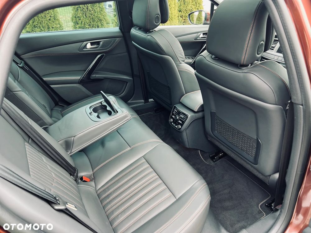 Peugeot 508 RXH Hybrid4 - 20