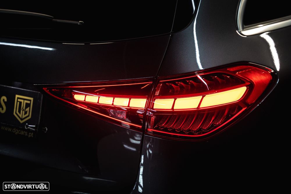 Mercedes-Benz C 300 e T 9G-TRONIC AMG Line - 25