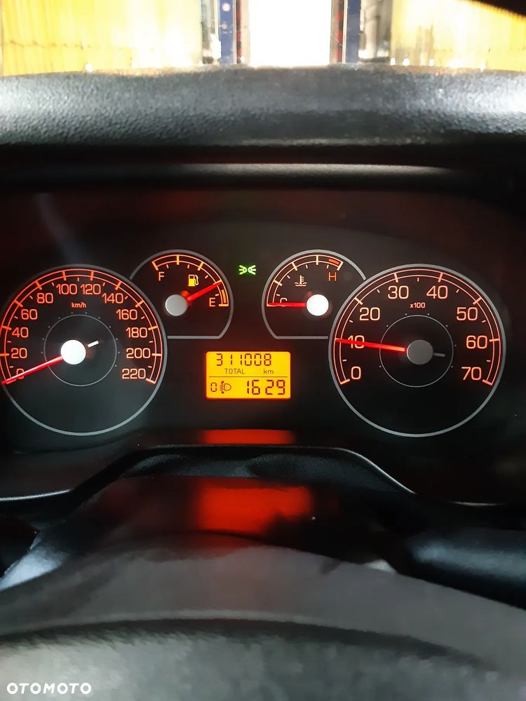 Fiat Grande Punto - 10