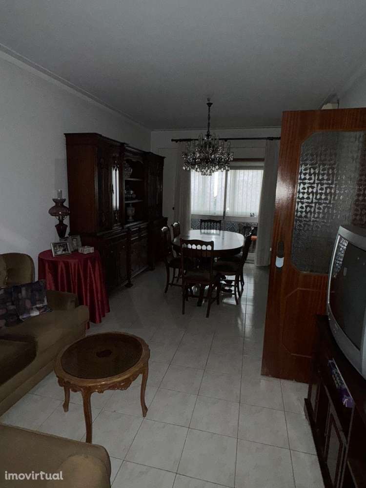 OPORTUNIDADE ! Apartamento T2 + Escritório - Av. República - V N GAIA - Grande imagem: 4/12