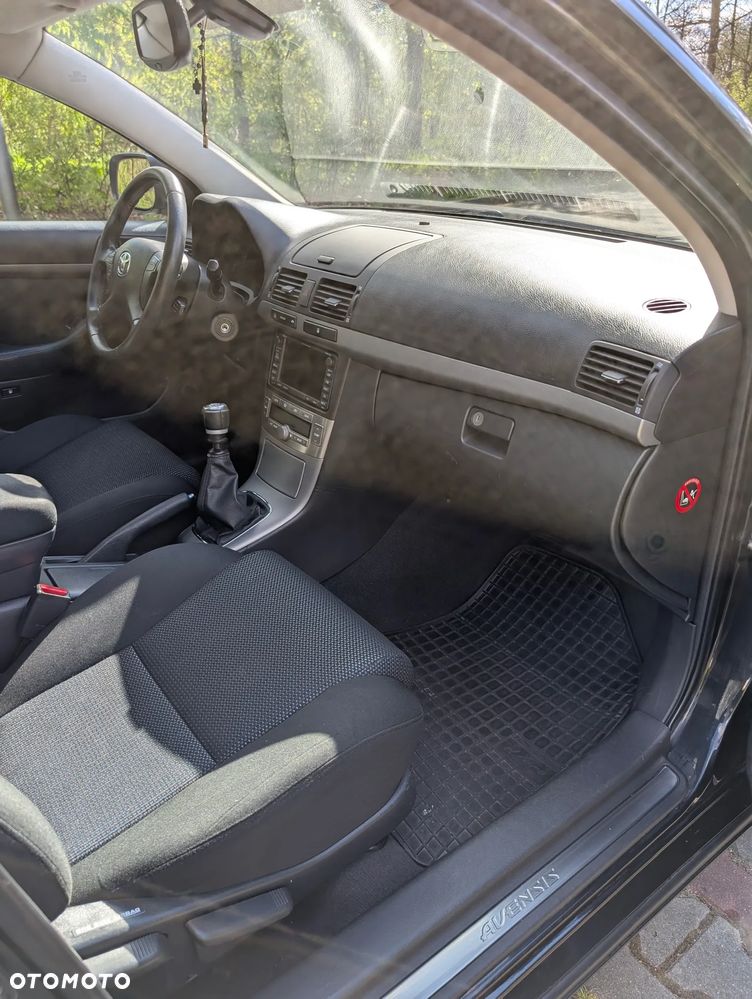Toyota Avensis 2.0 D-4D Team - 17