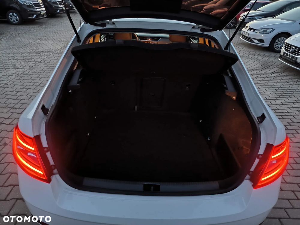 Skoda Octavia 1.5 TSI ACT DSG Sport Edition - 12