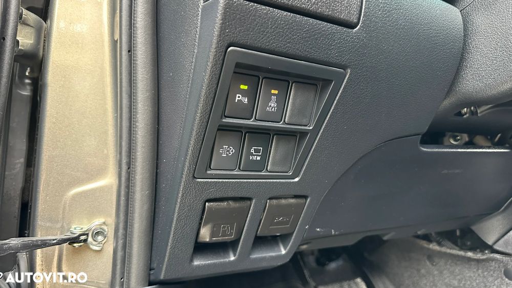 Toyota Hilux 2.8D 204CP 4x4 Double Cab AT Invincible Color Edition - 26