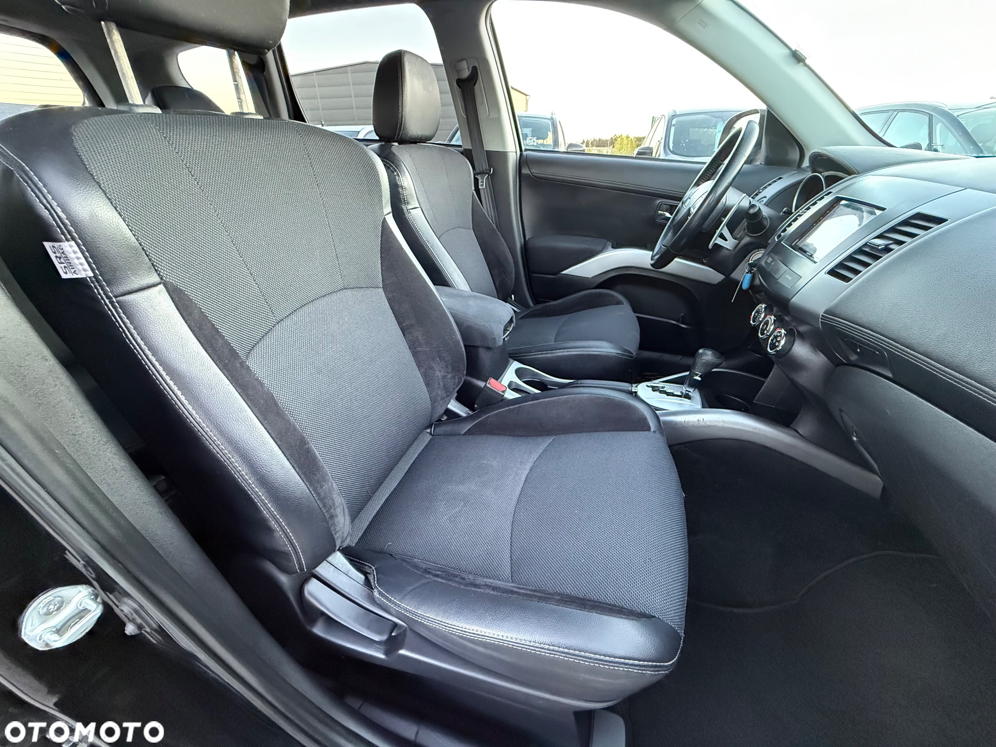 Mitsubishi Outlander 2.0 2WD CVT Invite - 23