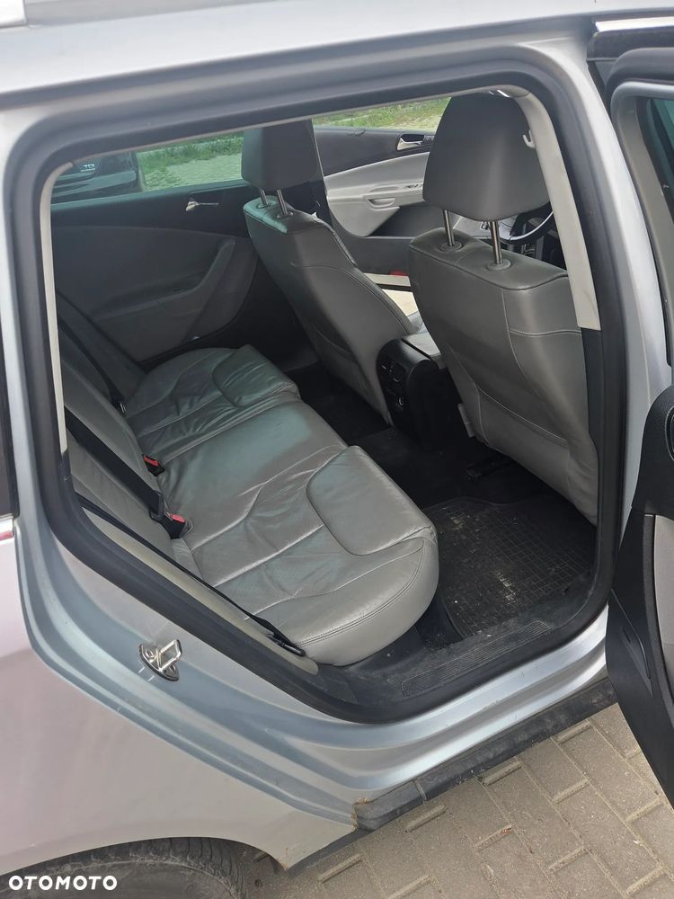 Volkswagen Passat 2.0 TDI DPF Comfortline - 8