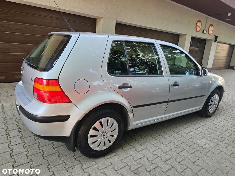 Volkswagen Golf 1.6 Basis - 6