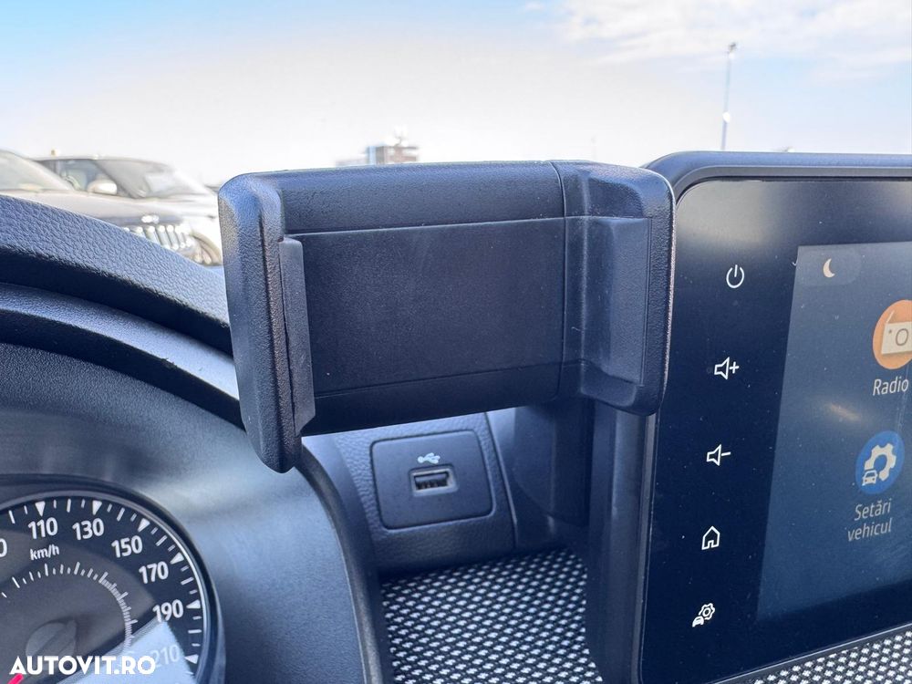 Dacia Logan TCe 90 Essential - 28