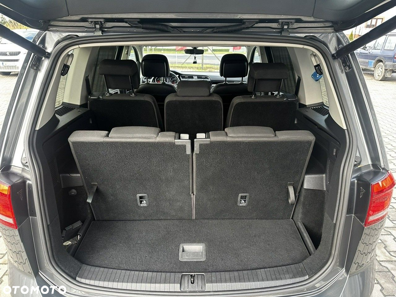 Volkswagen Touran 2.0 TDI SCR Comfortline - 27