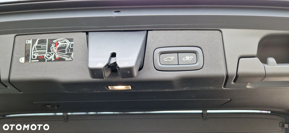 Volvo XC 60 B4 D AWD Inscription - 22